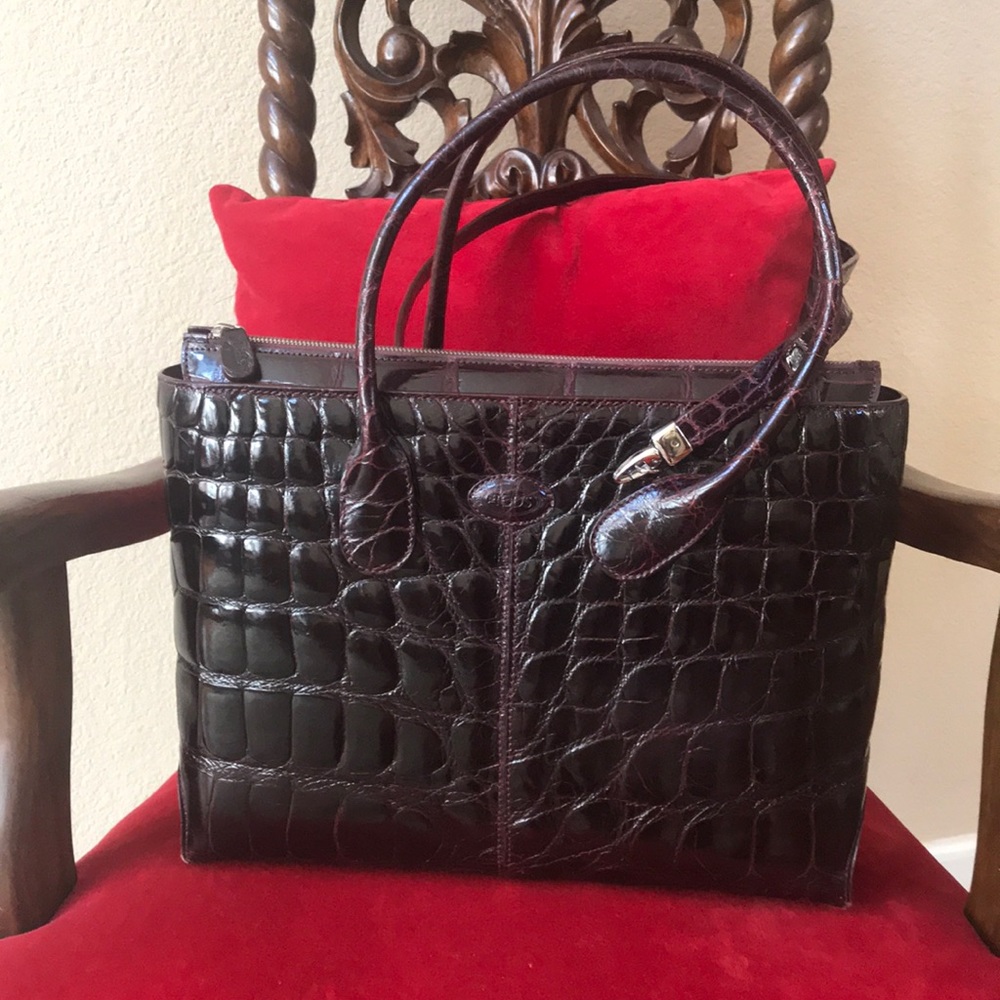 TODS vintage classic most beloved shinny Crocodile bag